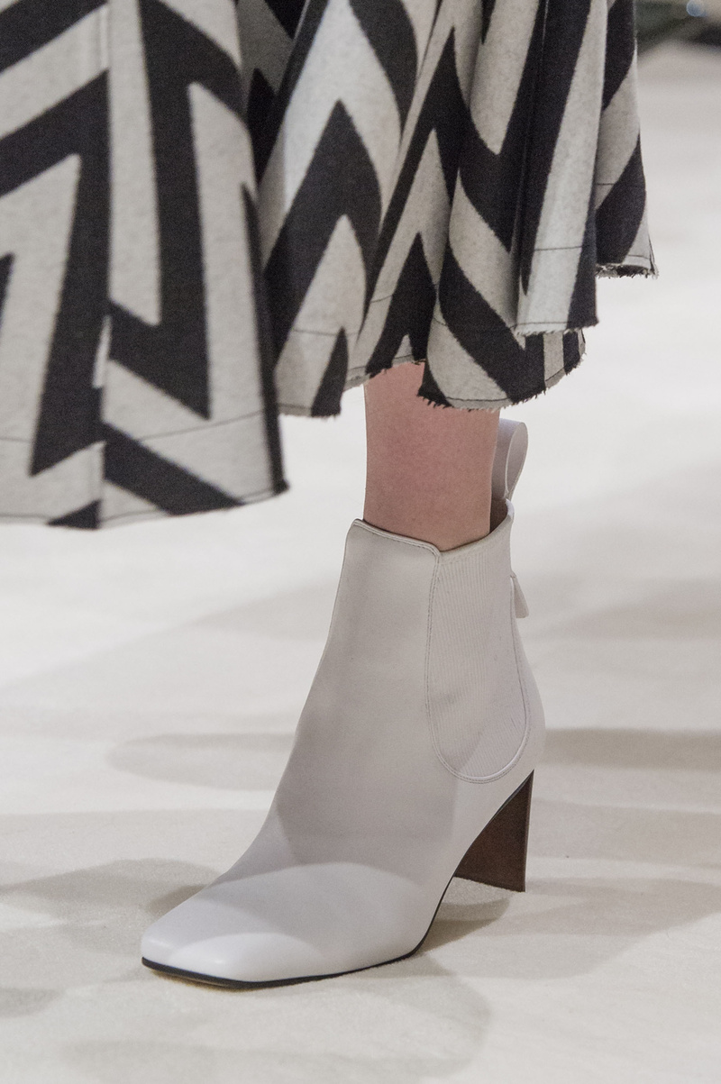 138-5-loewe-hepta-832277.jpg