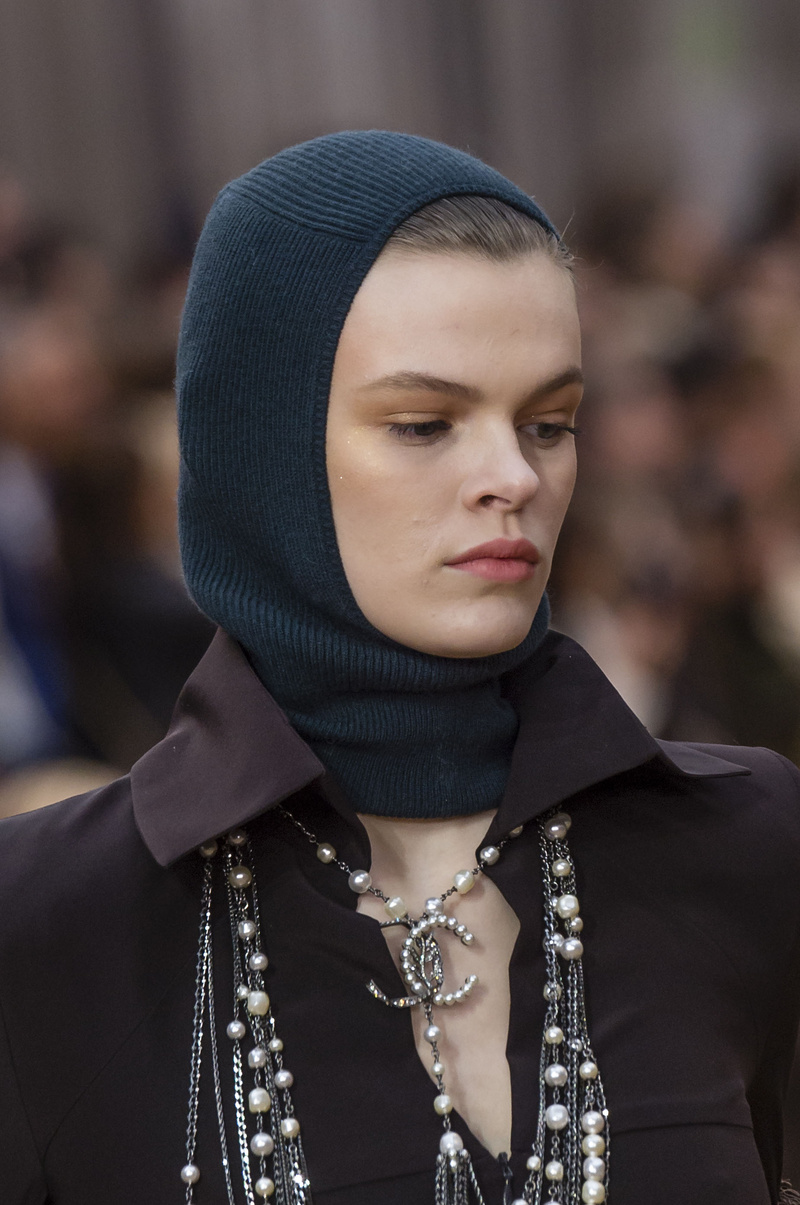 139-1-chanel-hat.jpg