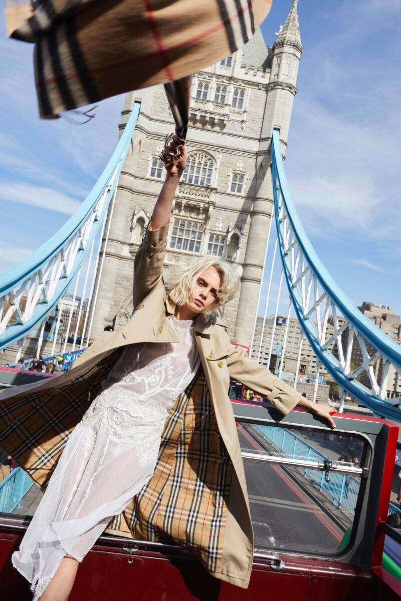 314-10-burberry-her-fragrance-campaign.jpg