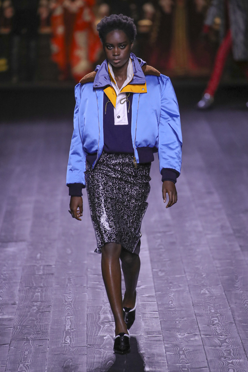 109-1-louis-vuitton-hepta-934698.jpg