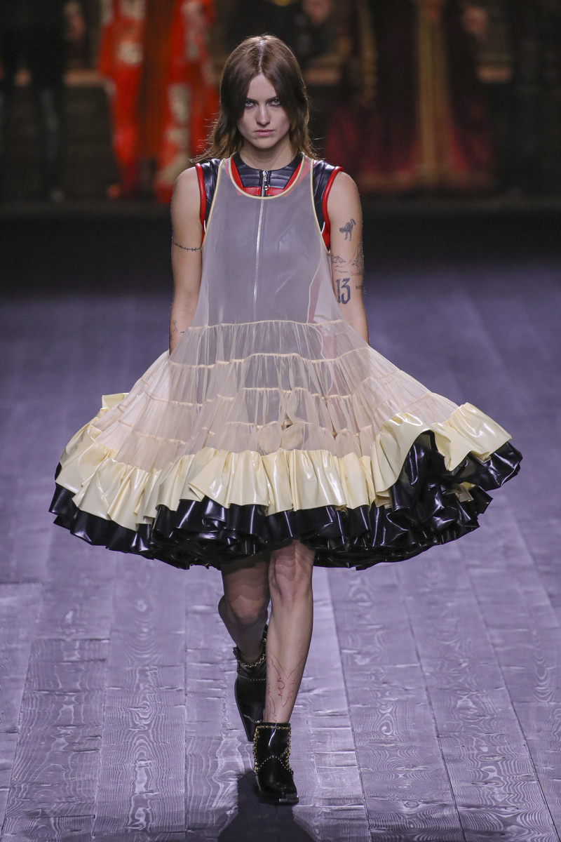 111-3-louis-vuitton-hepta-934701.jpg