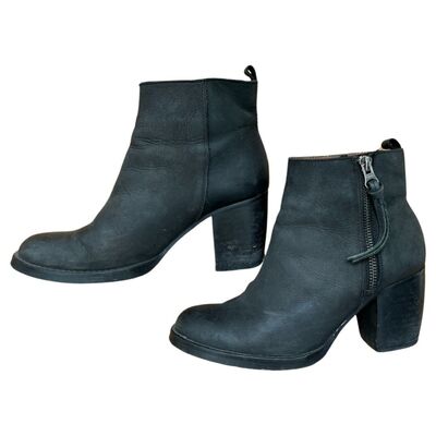 Ankle boots