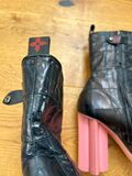 Block heel boots