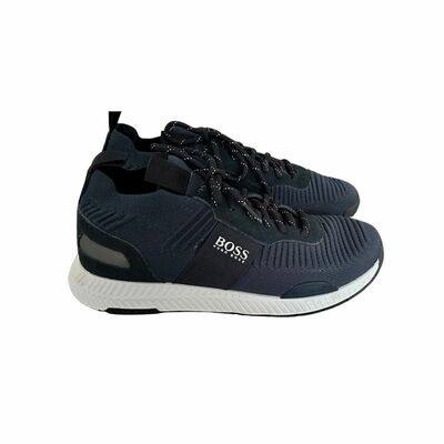 Low top sneakers