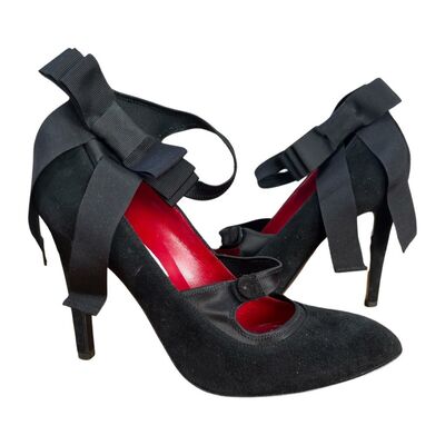 Suede pumps