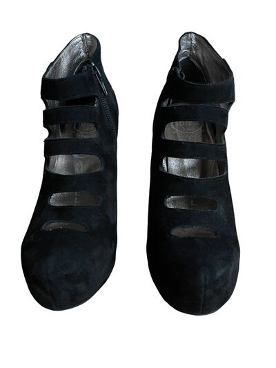 Suede Pumps
