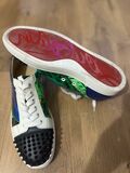 Low top sneakers