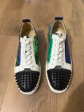 Low top sneakers