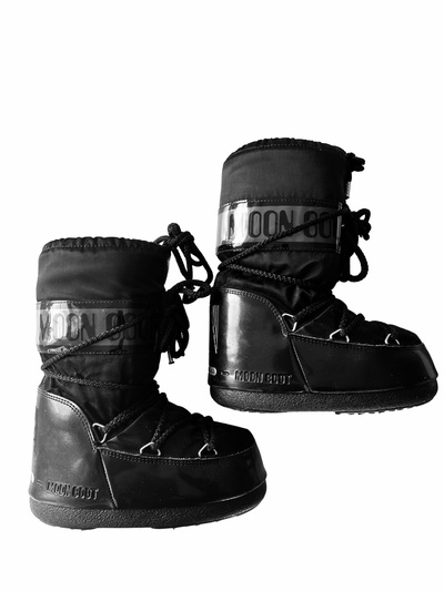 Snow boots