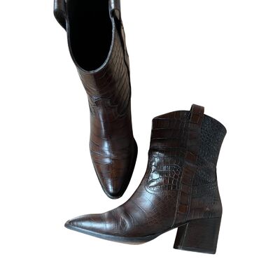 Leather boots