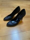 High heels shoes