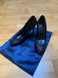 High heels shoes