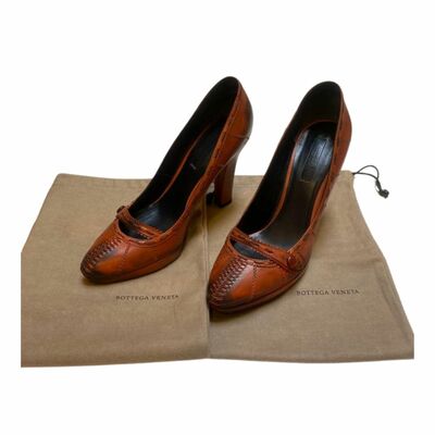 High heels shoes