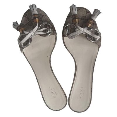 Slides sandals