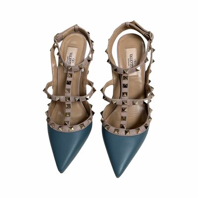 Rockstud pumps