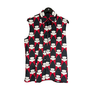 Sleeveless shirt