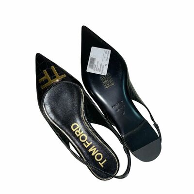 Leather flat sandals