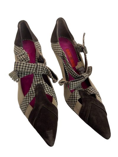 Suede pumps