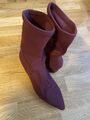 Stretch boots