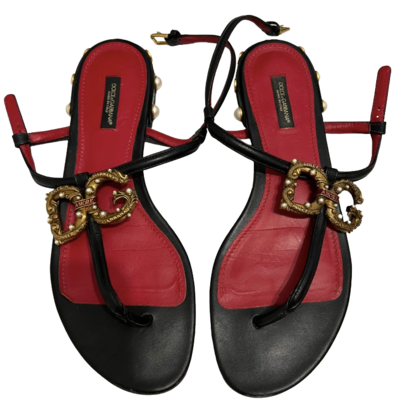 Thong sandals