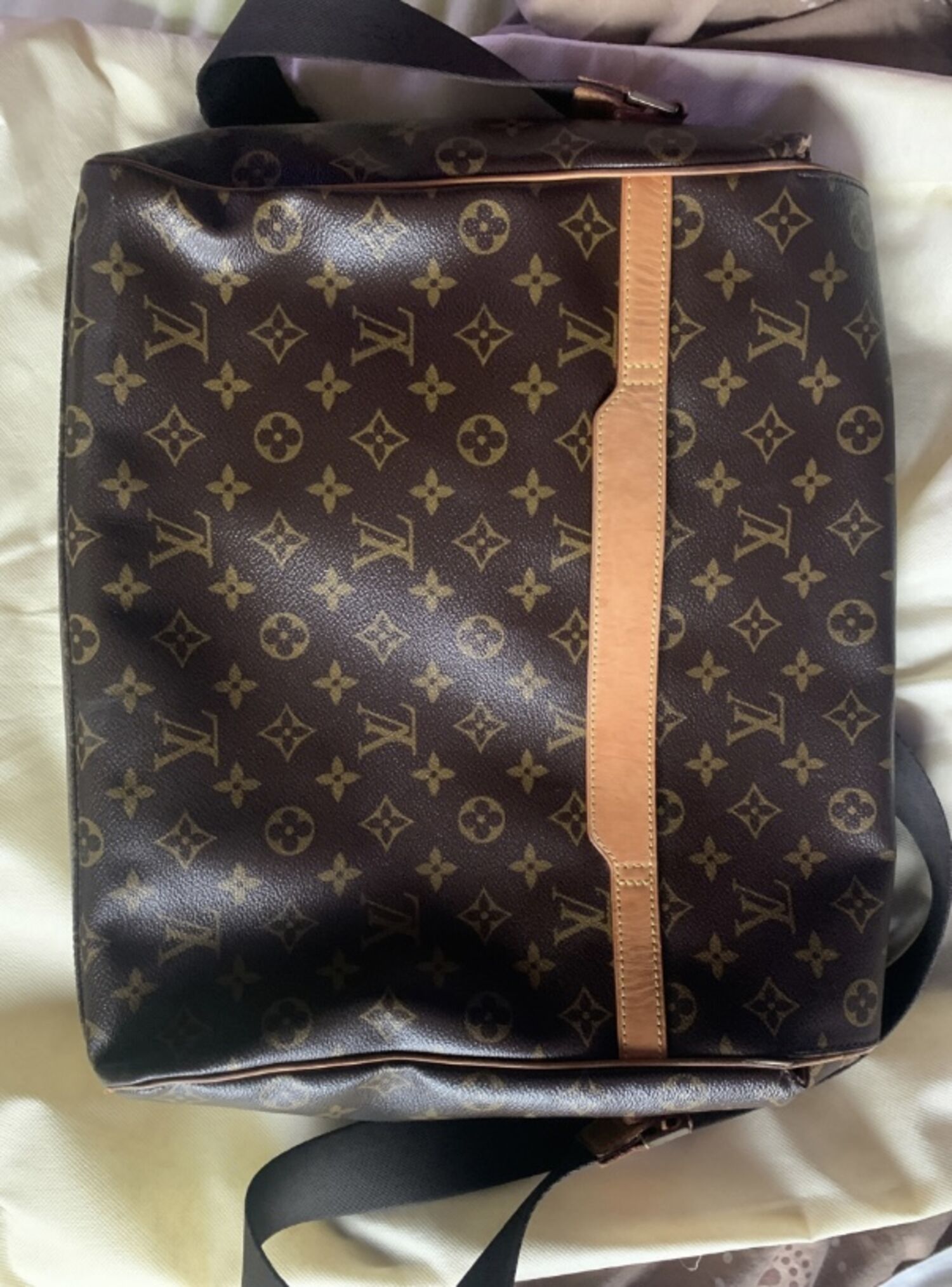 Office bag Louis Vuitton, buy pre-owned at 750 EUR