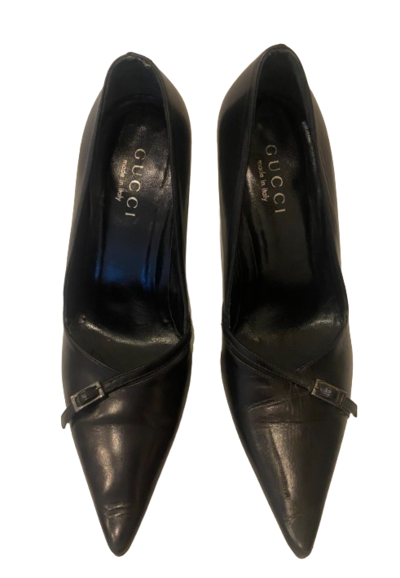 Leather pumps