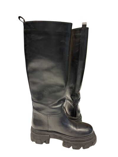 Leather boots
