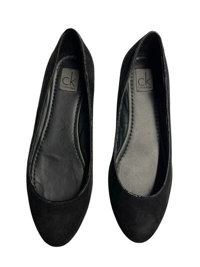Velvet flats