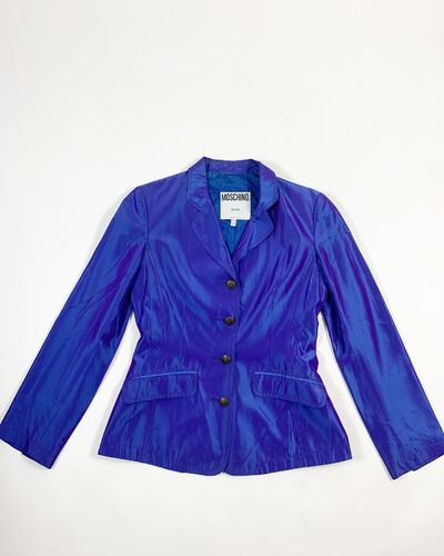 Buttoned blazer