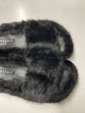 Fur flat slides