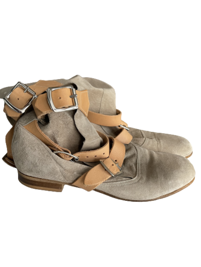 Suede boots
