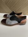Tri-tone leather shoes