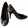 Leopard pumps