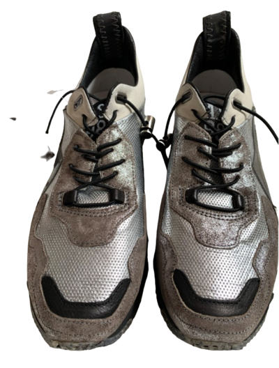 Leather sneakers