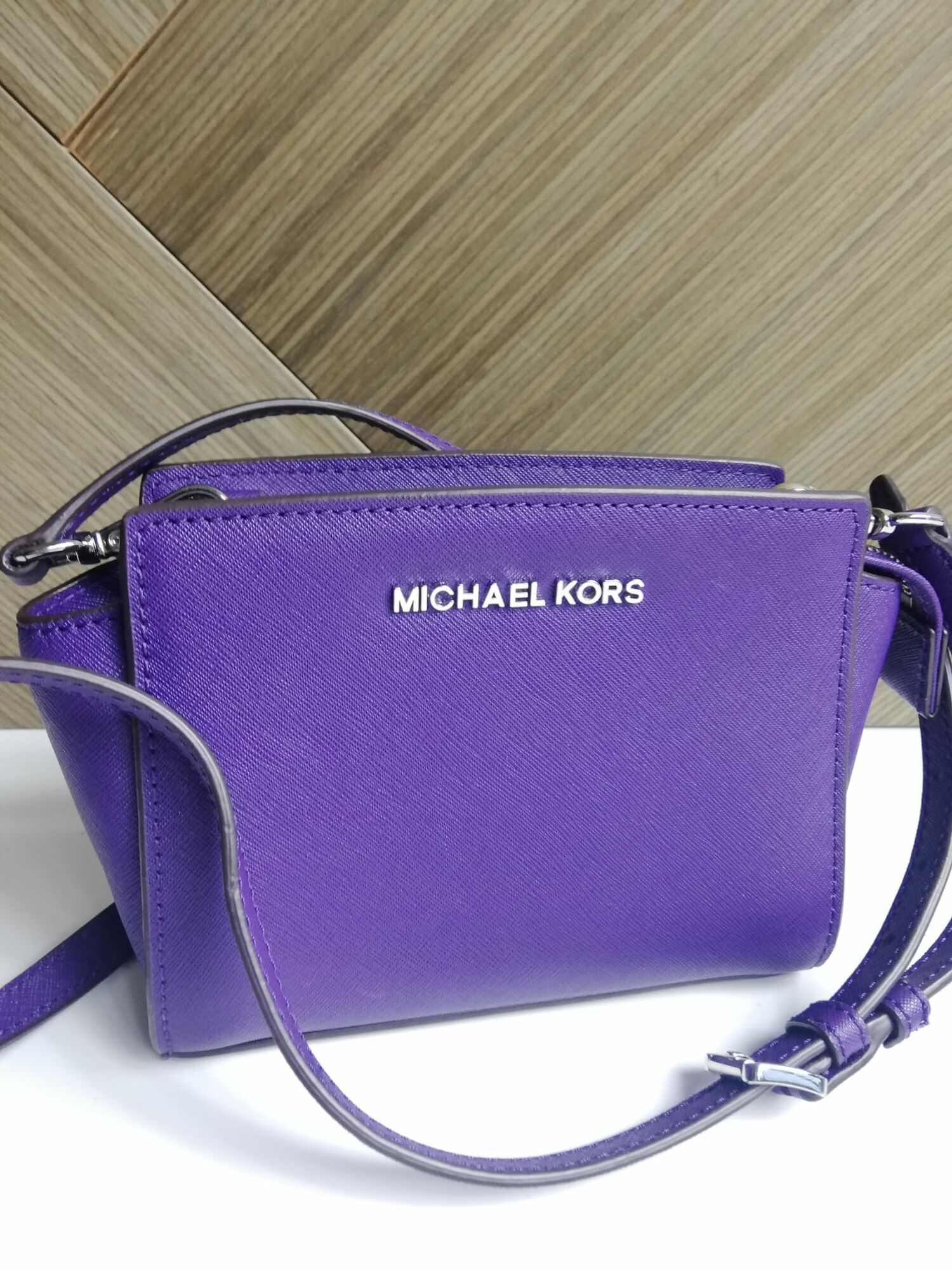 Buy the Michael Kors Fuschia Leather Shoulder Tote Bag