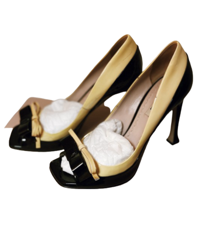 Leather open toe shoes