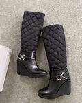 Quilted boots