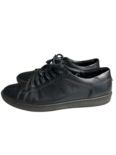 Leather sneakers