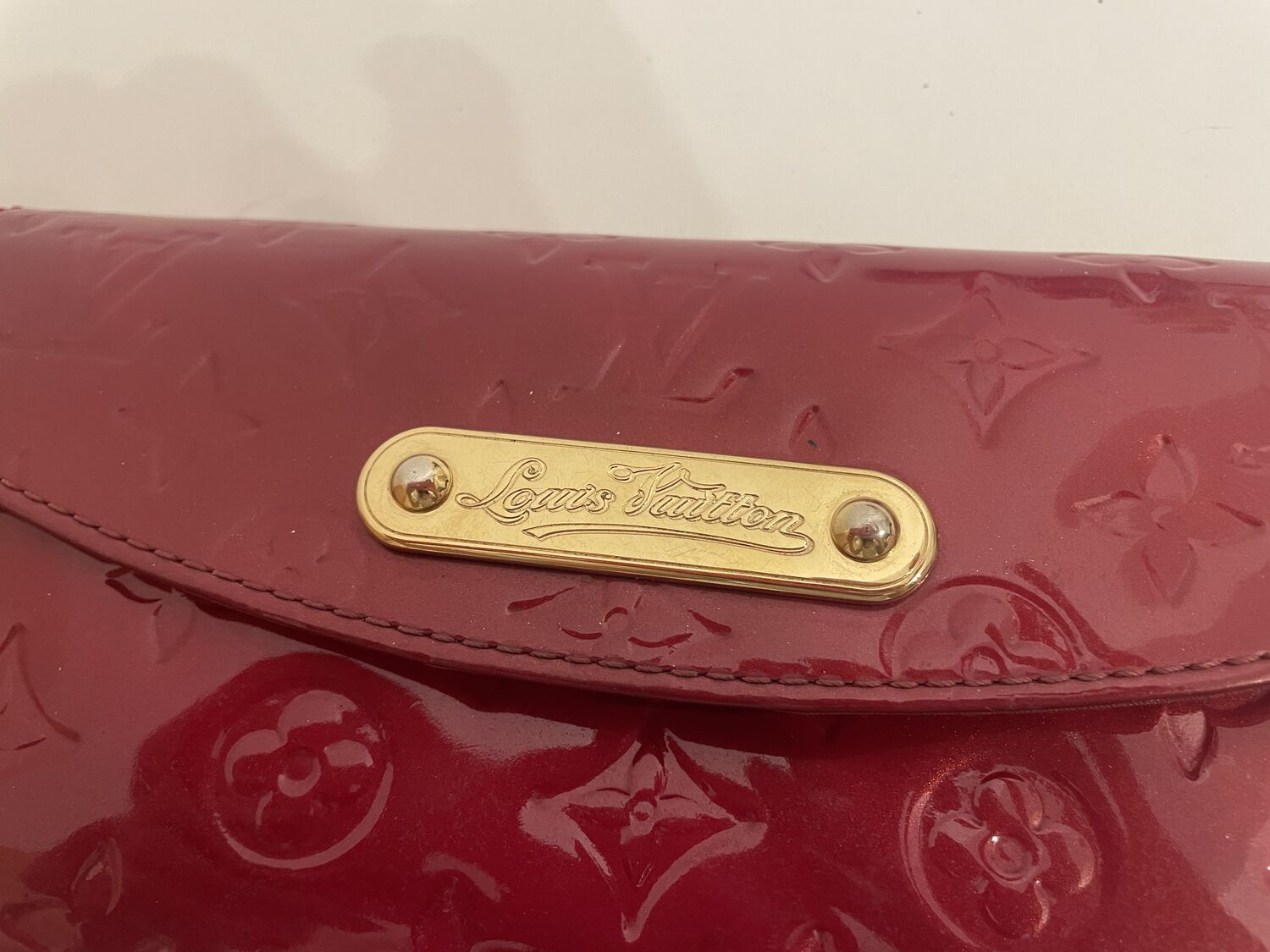 Patent Clutch bag Louis Vuitton, buy pre-owned at 600 EUR