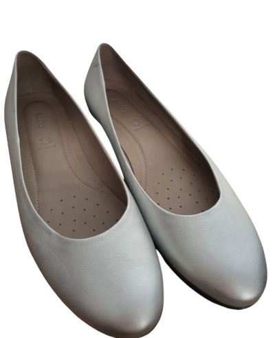 Leather ballet flats