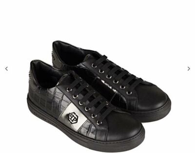Leather sneakers