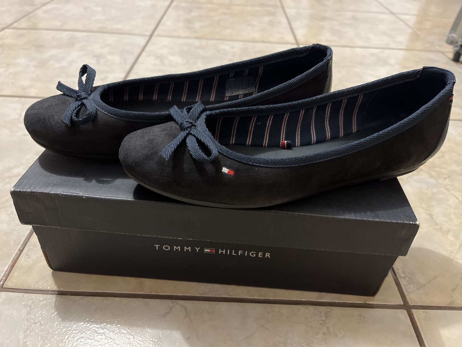 Leather flats Tommy Hilfiger - IT 37, buy pre-owned at 50 EUR