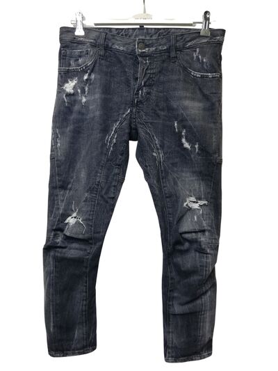 Ripped skinny jeans