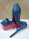 Satin platform pumps