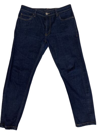 Skinny blue jeans
