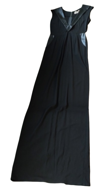 Long sleeveless dress