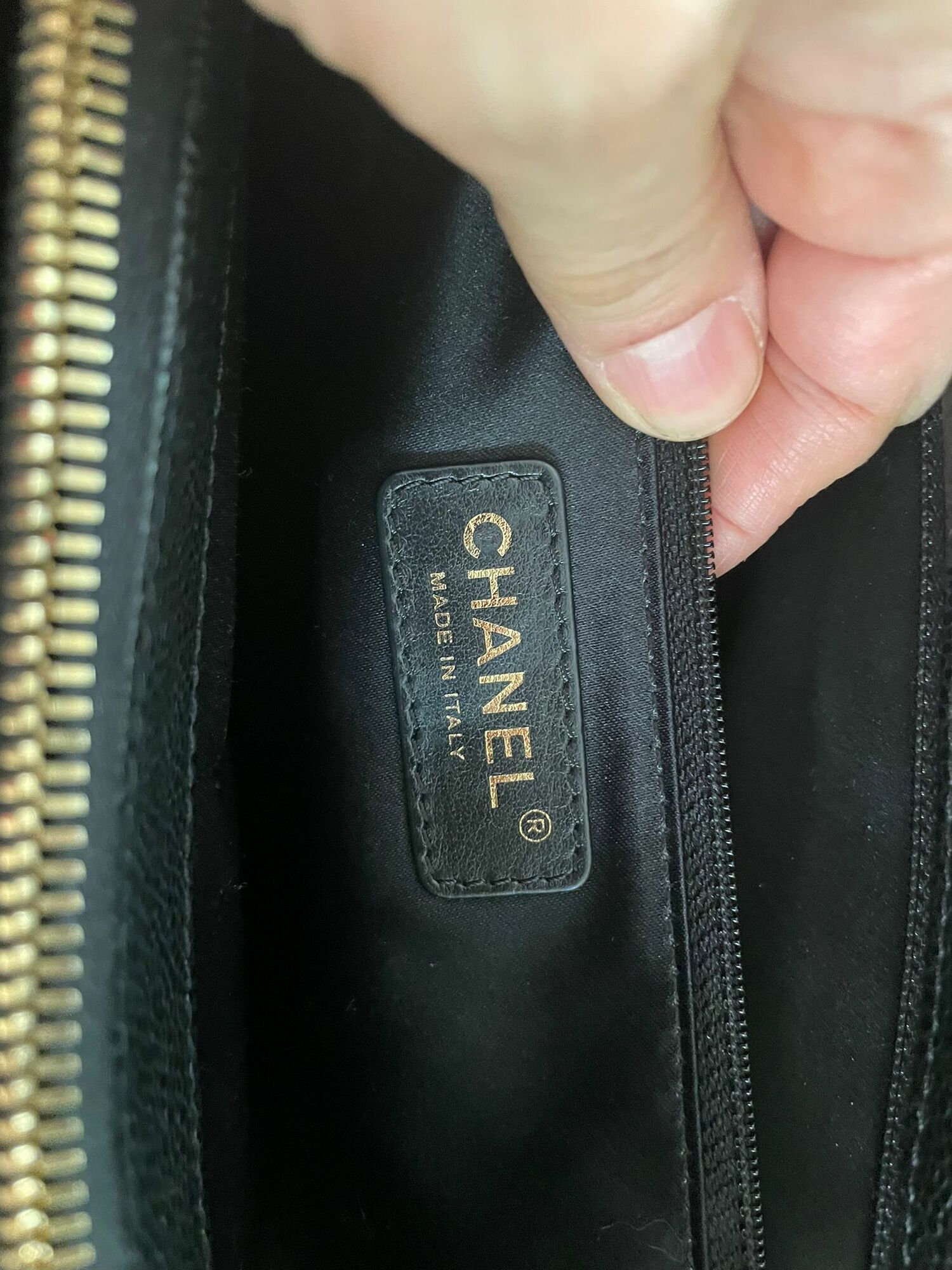 Leather Tote Handbags Chanel, buy pre-owned at 2370 EUR