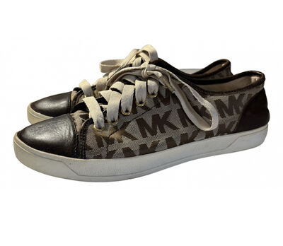 Leather low top sneakers