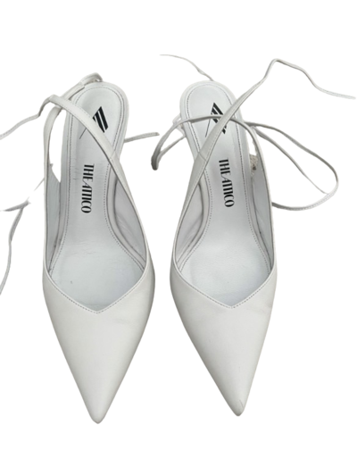 Leather pumps