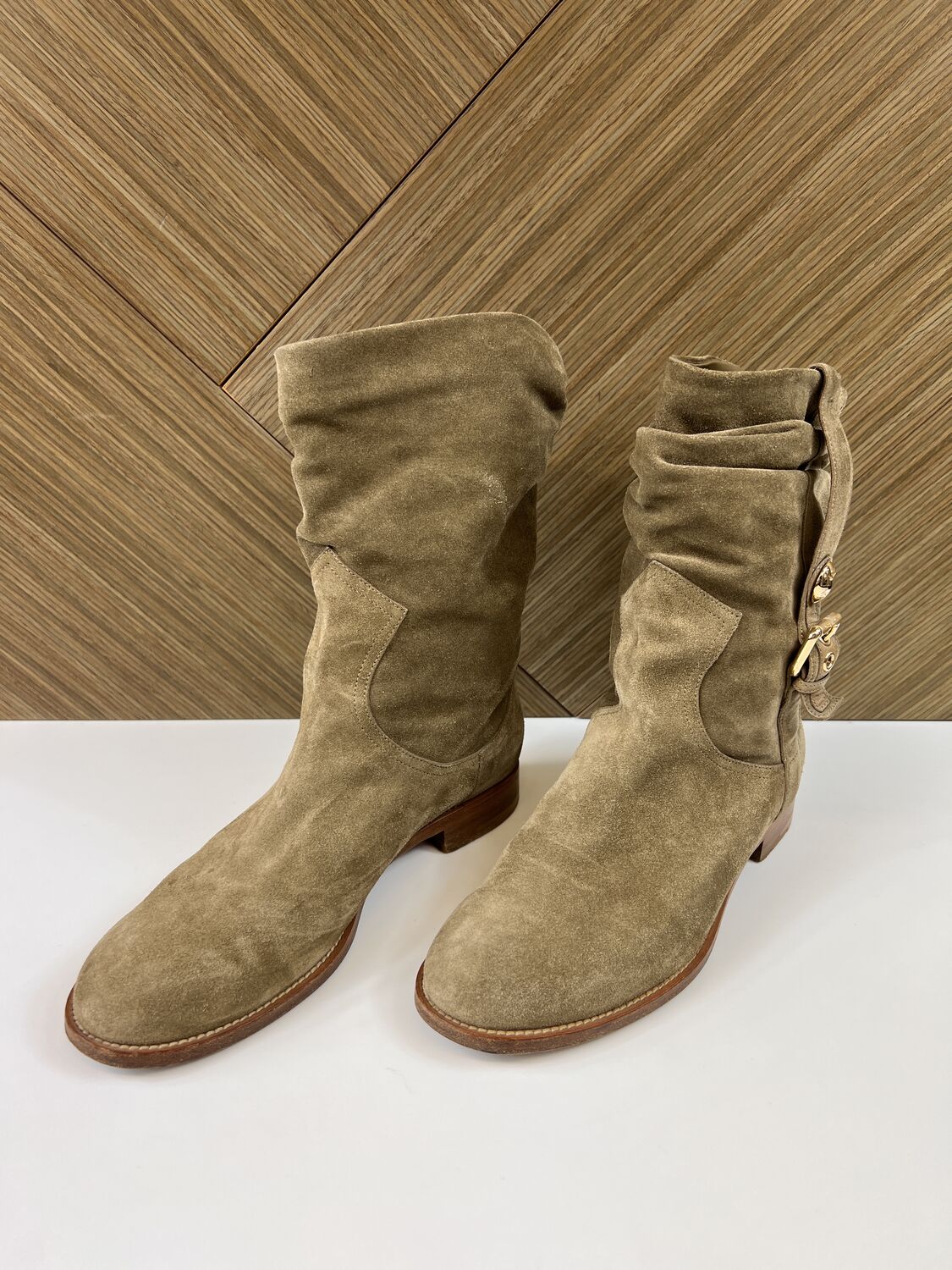 Safari Beige Suede Ankle Boots Louis Vuitton  39 buy preowned at 120 EUR